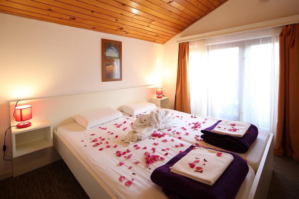 Guest House Zeba & Riviera Сило Экстерьер фото